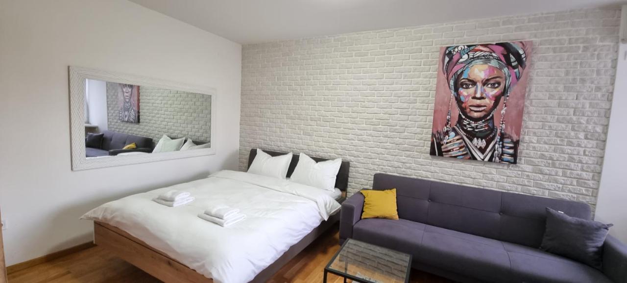 Grove II Apartment = Strict City Centre Nowy Sad Zewnętrze zdjęcie