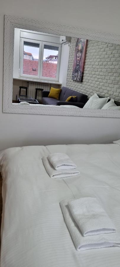 Grove II Apartment = Strict City Centre Nowy Sad Zewnętrze zdjęcie