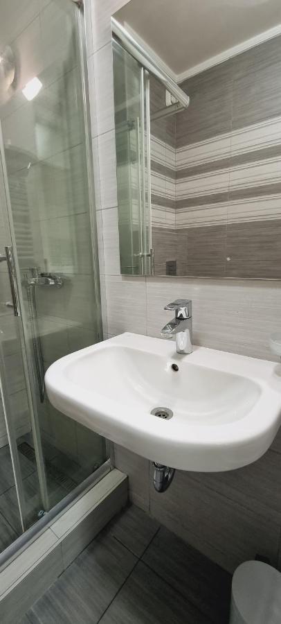 Grove II Apartment = Strict City Centre Nowy Sad Zewnętrze zdjęcie