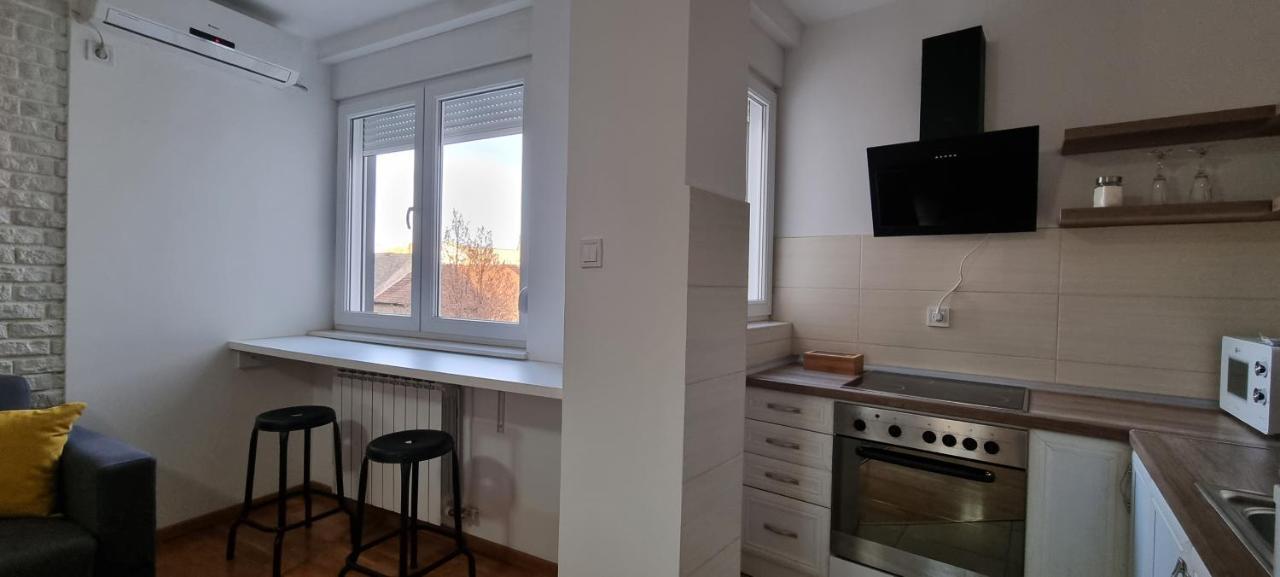 Grove II Apartment = Strict City Centre Nowy Sad Zewnętrze zdjęcie