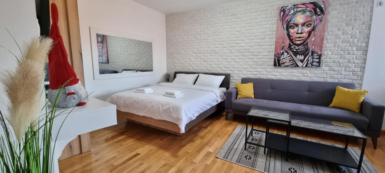 Grove II Apartment = Strict City Centre Nowy Sad Zewnętrze zdjęcie