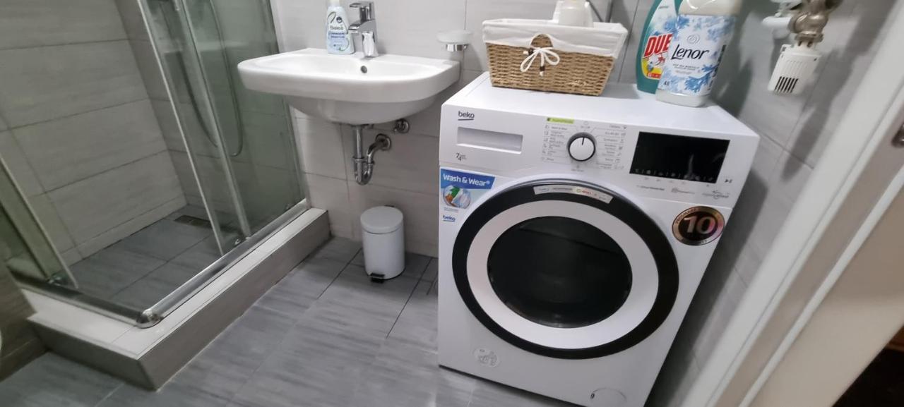 Grove II Apartment = Strict City Centre Nowy Sad Zewnętrze zdjęcie